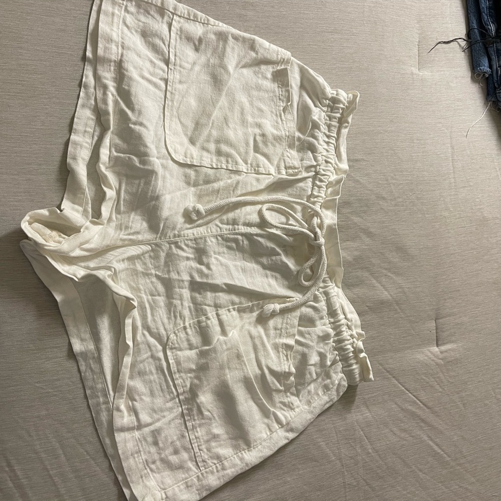 Women's Cream Drawstring Linen Shorts